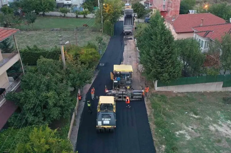 Başiskele’de üstyapı çalışmaları sürüyor
