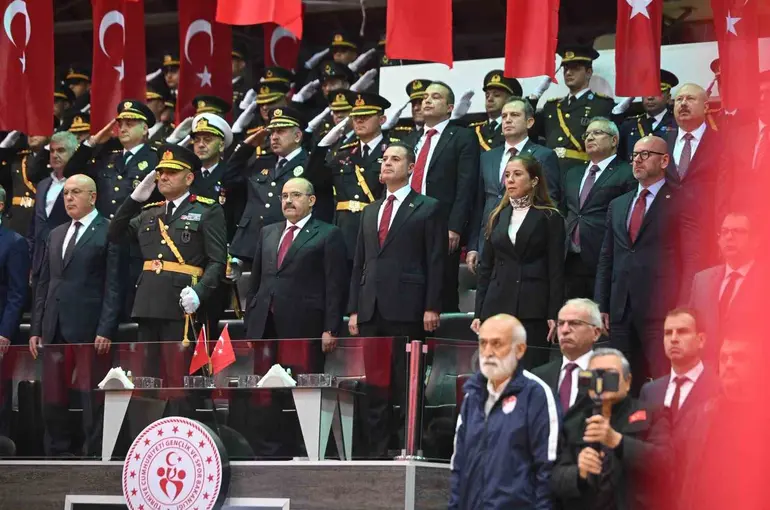 Başkan Ahmet  Akın: "Cumhuriyetimize sonsuza kadar sahip çıkacağız"
