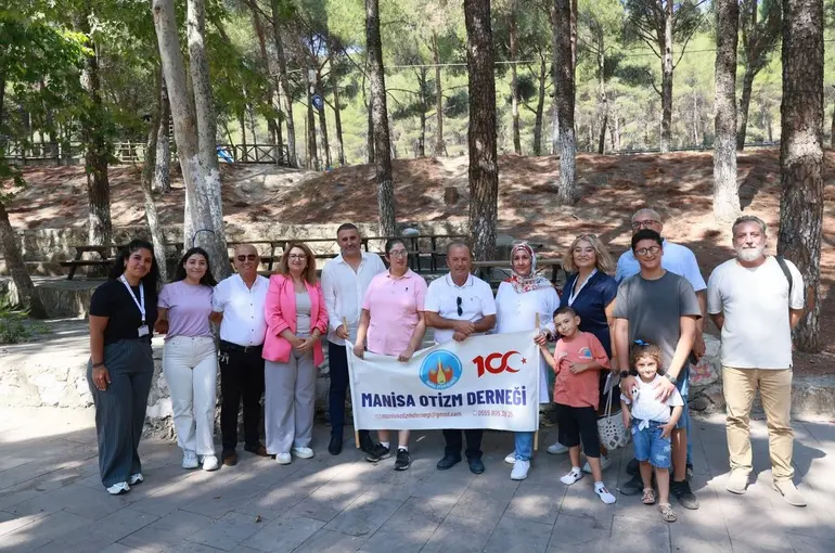 Başkan Balaban otizmli bireylerle kahvaltıda buluştu
