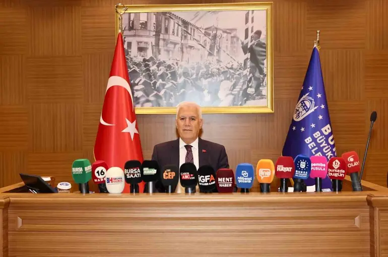 Başkan Bozbey: "Bursa’nın kurtuluşu kutlu olsun"
