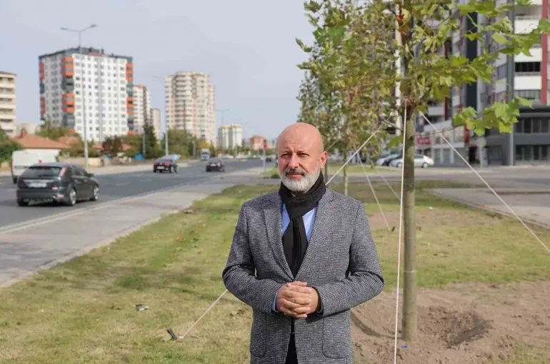 Başkan Çolakbayrakdar: Kocasinan’ı yeşille donatıyoruz"
