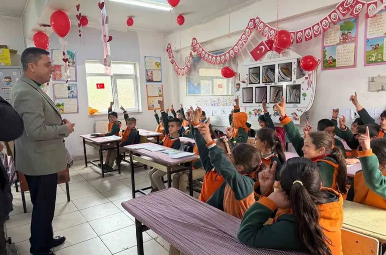 Başkan Durak öğrencilerle buluştu.
