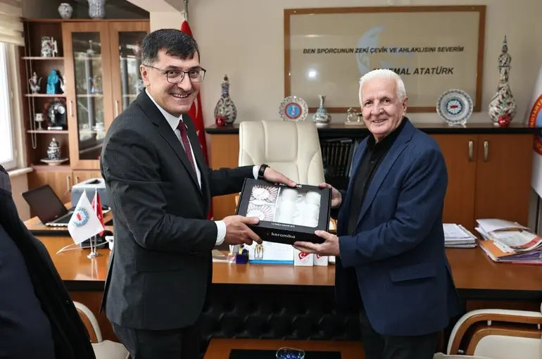 Başkan Eyüp Kahveci: "Kütahya’daki tüm kurum ve kuruluşlarımızla omuz omuza çalışacağız"
