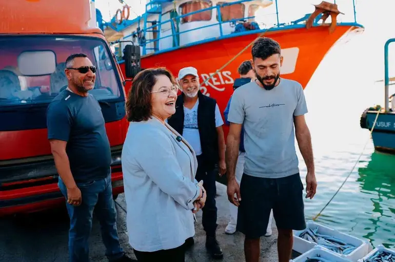 Başkan Gençay, avdan dönen balıkçıları karşıladı
