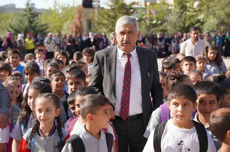 Başkan Hallaç: "Eğitime desteğimizi sürdüreceğiz"
