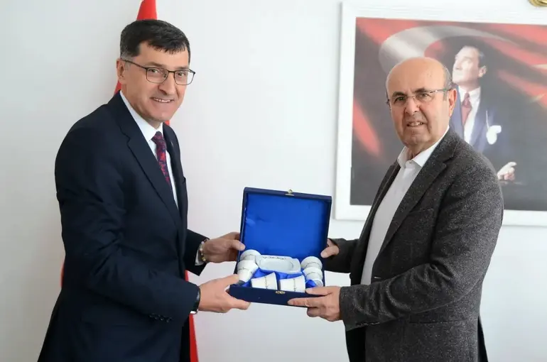 Başkan Kahveci’den Kırşehir Belediye Başkanı Ekicioğlu’na ziyaret
