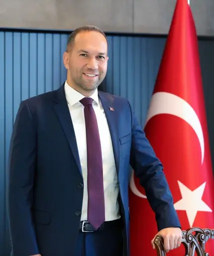 Başkan Özdemir: "Eğitime yapılan yatırım, geleceğe yapılan yatırımdır"
