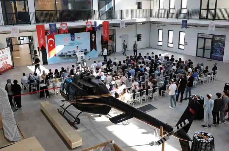 Başkan Palancıoğlu, Havacılık Lisesi’nin yeni öğrencileri ve velileri ile bir araya geldi
