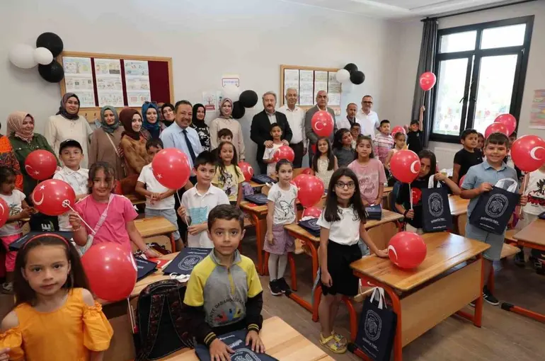 Başkan Palancıoğlu; öğrencilerin karne heyecanına ortak oldu
