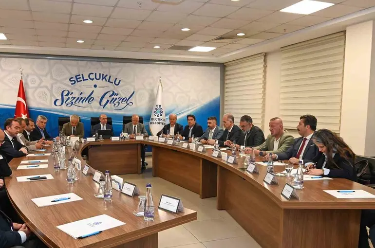 Başkan Pekyatırmacı Bursa’dan gelen heyete Selçuklu’yu anlattı
