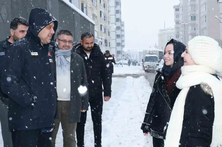 Başkan Toptaş:" Karla mücadele çalışmalarımız aralıksız sürüyor"
