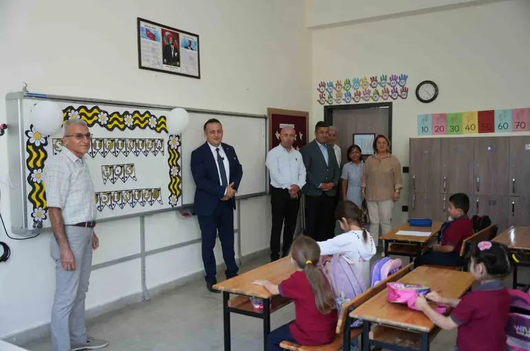 Başkan Ural: "Çocukların okul sevinci bize enerji verdi"
