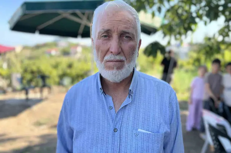 Batan yük gemisinde kaybolan 26 yaşındaki makinistin ailesi umutla haber bekliyor
