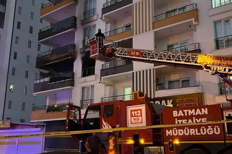 Batman’da apartman dairesinde yangın
