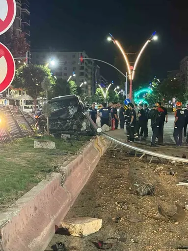 Batman’da araçlar çarpıştı: 3 yaralı
