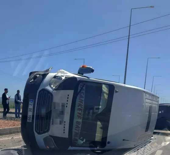 Batman’da minibüs ile otomobil çarpıştı: 5 yaralı
