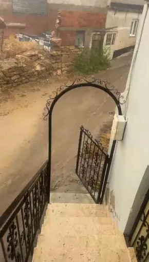 Bayburt’ta ağustos ortasında sağanak etkili oldu
