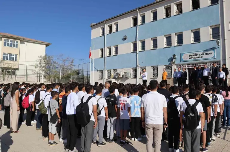 Besni’de 22 bin öğrenci eğitime başladı
