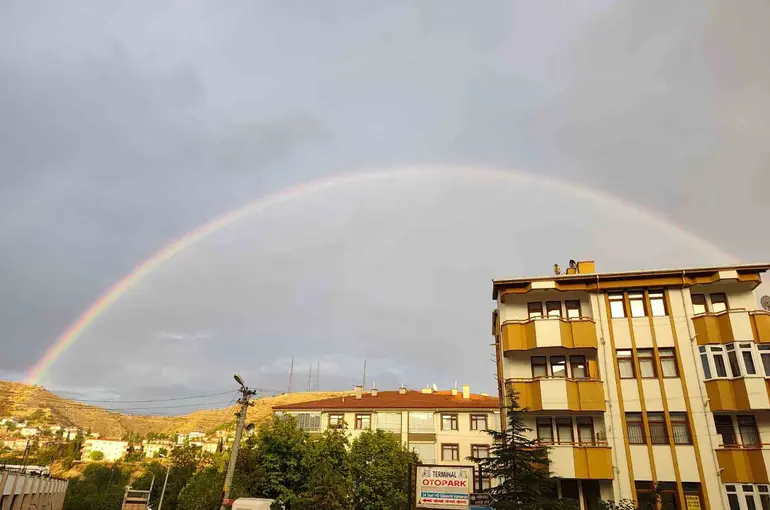 Beypazarı semaları gökkuşağı ile renklendi
