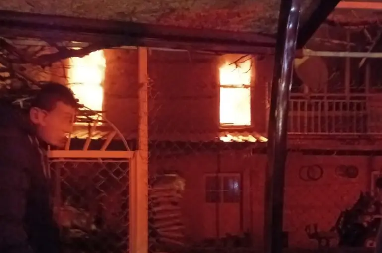 Beyşehir’de korkutan ev yangını
