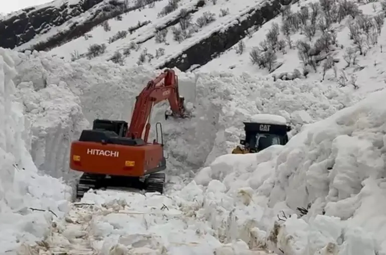 Beytüşşebap’ta çığ alarmı
