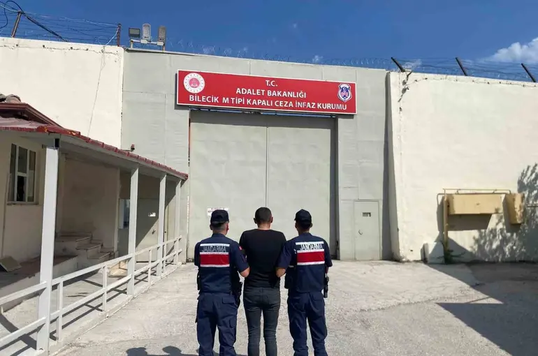 Bilecik’te ’Dolandırıcılık’ suçundan 3 yıl 9 ay hapis cezası olan şahıs yakalandı
