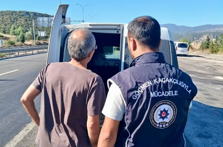 Bilecik’te düzensiz göçe geçit yok
