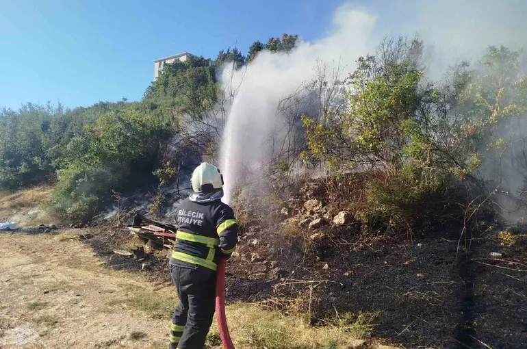 Bilecik’te makilik alanda çıkan yangın anında söndürüldü
