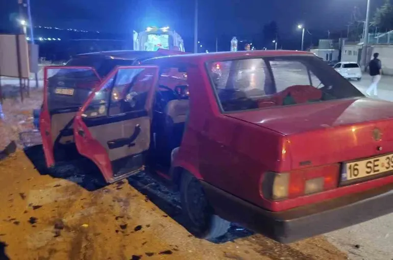 Bilecik’te meydana gelen trafik kazasında 3 kişi yaralandı
