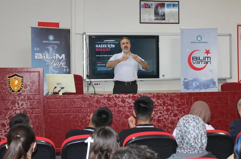 Bilim Kafe’de öğrencilere Gazze’deki eğitim mücadelesi anlatıldı
