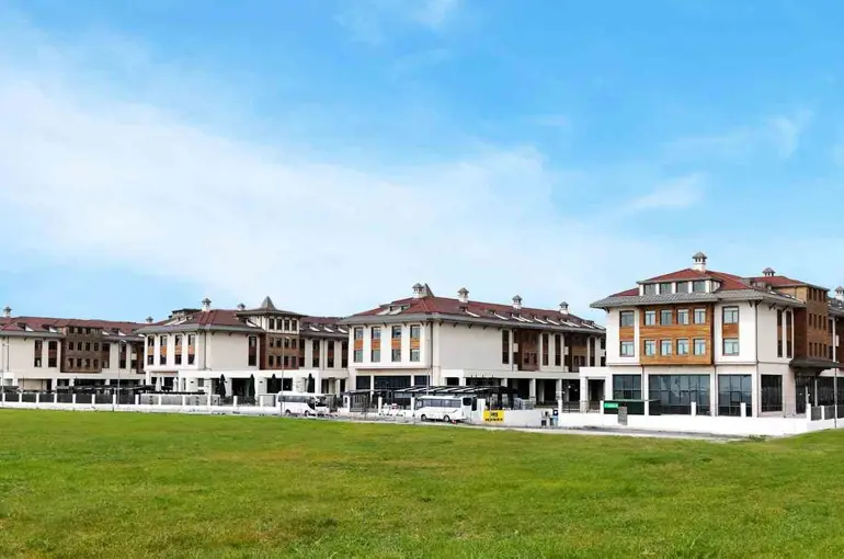 Biruni Üniversitesi uluslararası alan sıralamalarında dünya listelerinde yer aldı
