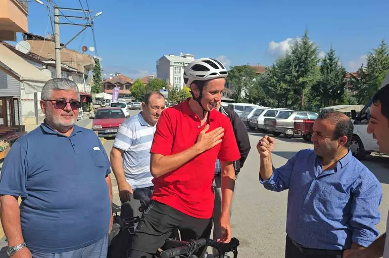 Bisikletle dünya turuna çıkan Avustralyalı gezginin Türk hayranlığı: "Siz inanılmazsınız"

