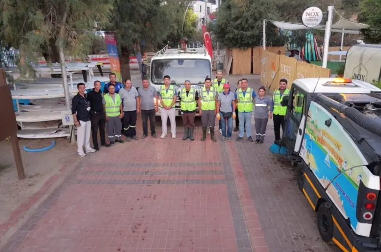 Bitez Yalısı’nda kapsamlı temizlik çalışması
