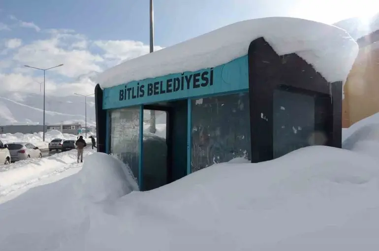 Bitlis’te 76 köy yolu ulaşıma kapalı
