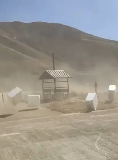 Bitlis’te fırtına etkili oldu
