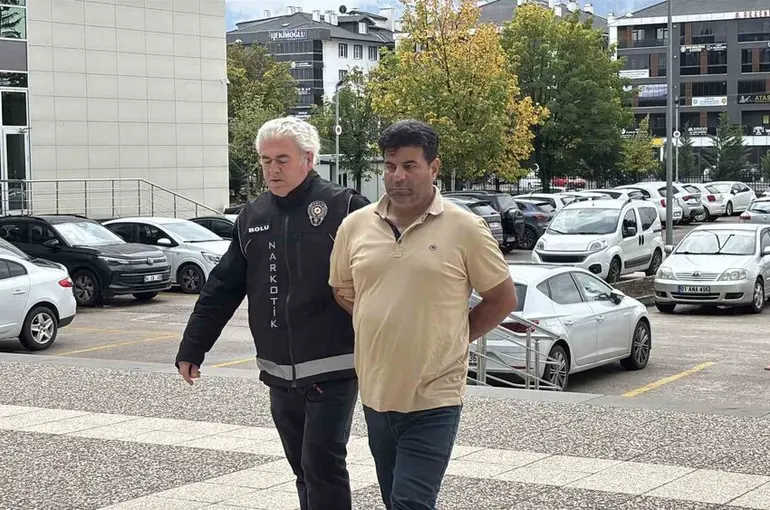 Bolu’da aracın dingillerine gizlenmiş 7 kilo uyuşturucu ele geçirildi
