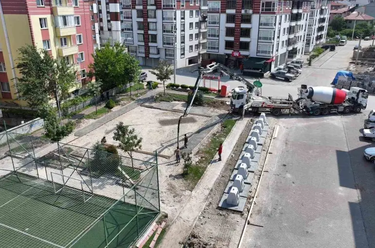 Bolu’da çocukların oyun alanları yenileniyor
