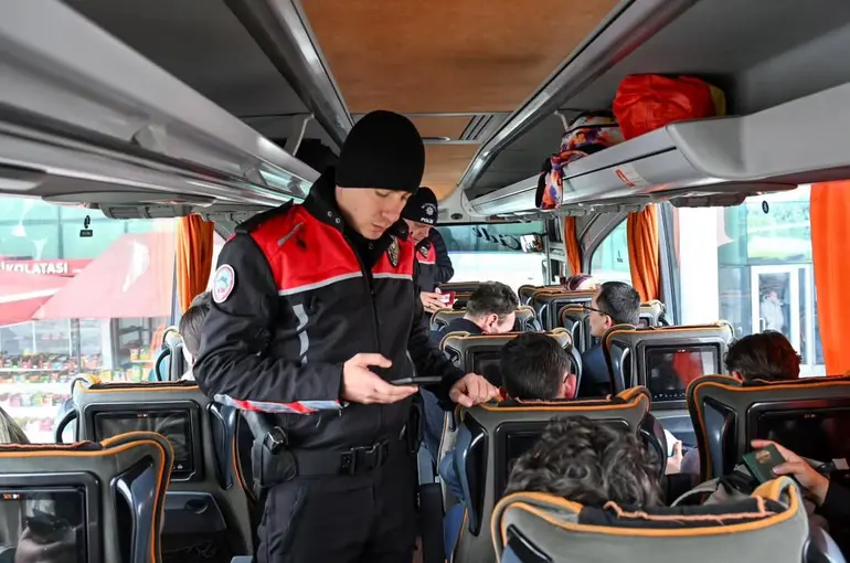 Bolu’da düzensiz göçle mücadele aralıksız sürüyor
