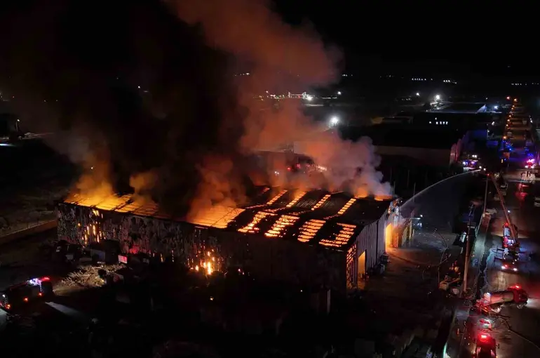 Bolu’daki fabrika yangınında yaklaşık 4 saat geride kaldı: 1 yaralı

