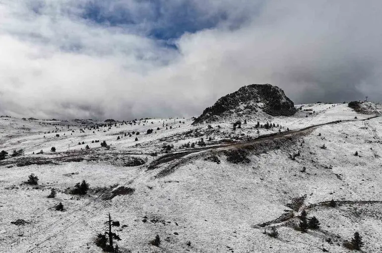 Bolu’nun yüksekleri beyaz örtüyle kaplandı
