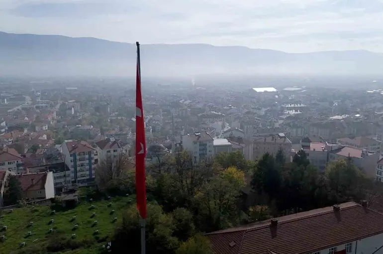 Bolu’yu sis tabakası kapladı
