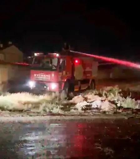 Boş arazide çıkan yangın paniğe neden oldu
