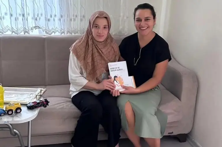 Boyabat’ta gebe annelerin sağlığı evlerinde takip ediliyor

