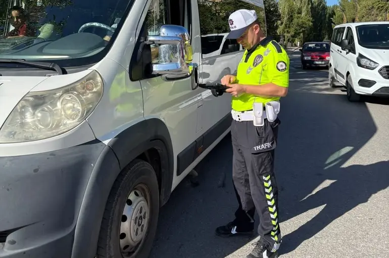 Bozkır'da okul ve çevrelerinde asayiş ile trafik güvenliği denetimi