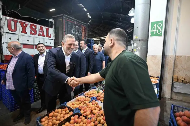 BTSO Başkanı İbrahim Burkay’dan Bursa Kent Hali’ne ziyaret
