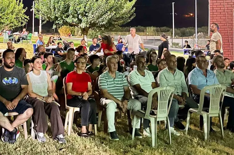 Buharkent’te Ay Yıldızlı coşku birlikte yaşandı
