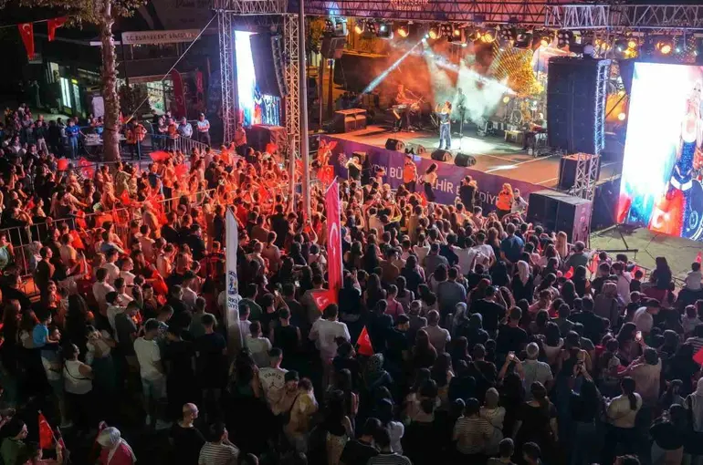 Buharkent’te kurtuluş günü konseri
