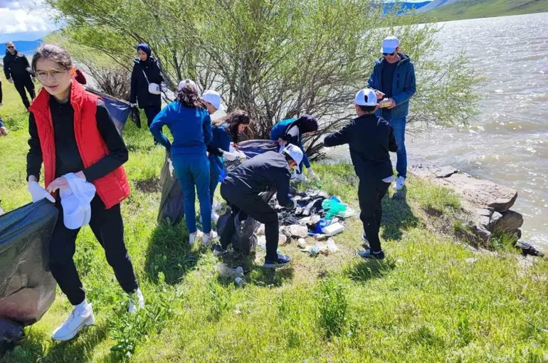 Bulanık Haçlı Gölü’nde doğa ve çevre bilinci etkinliği
