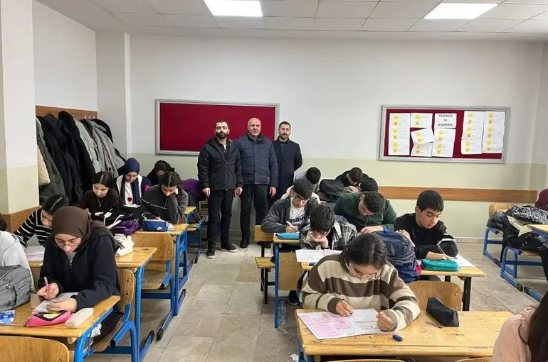 Bulanık İlçe Milli Eğitim Müdürü Aral, DYK kurslarını yerinde inceledi
