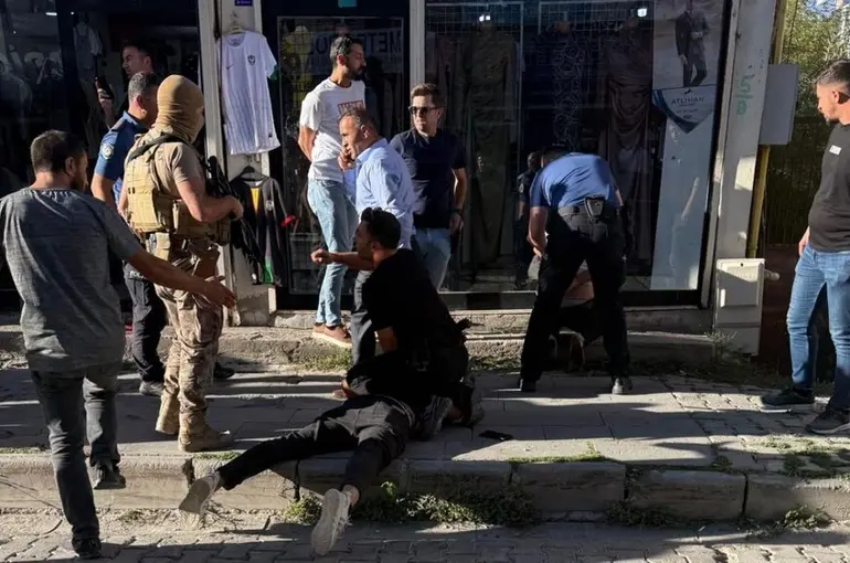 Bulanık’ta yaşanan silahlı kavgada ölü sayısı 3’e yükseldi

